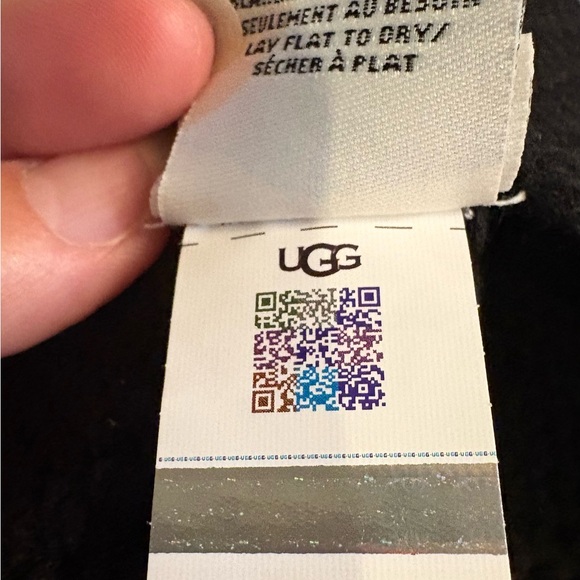 UGG Black Knit Pom-Pom Beanie - Picture 6 of 7